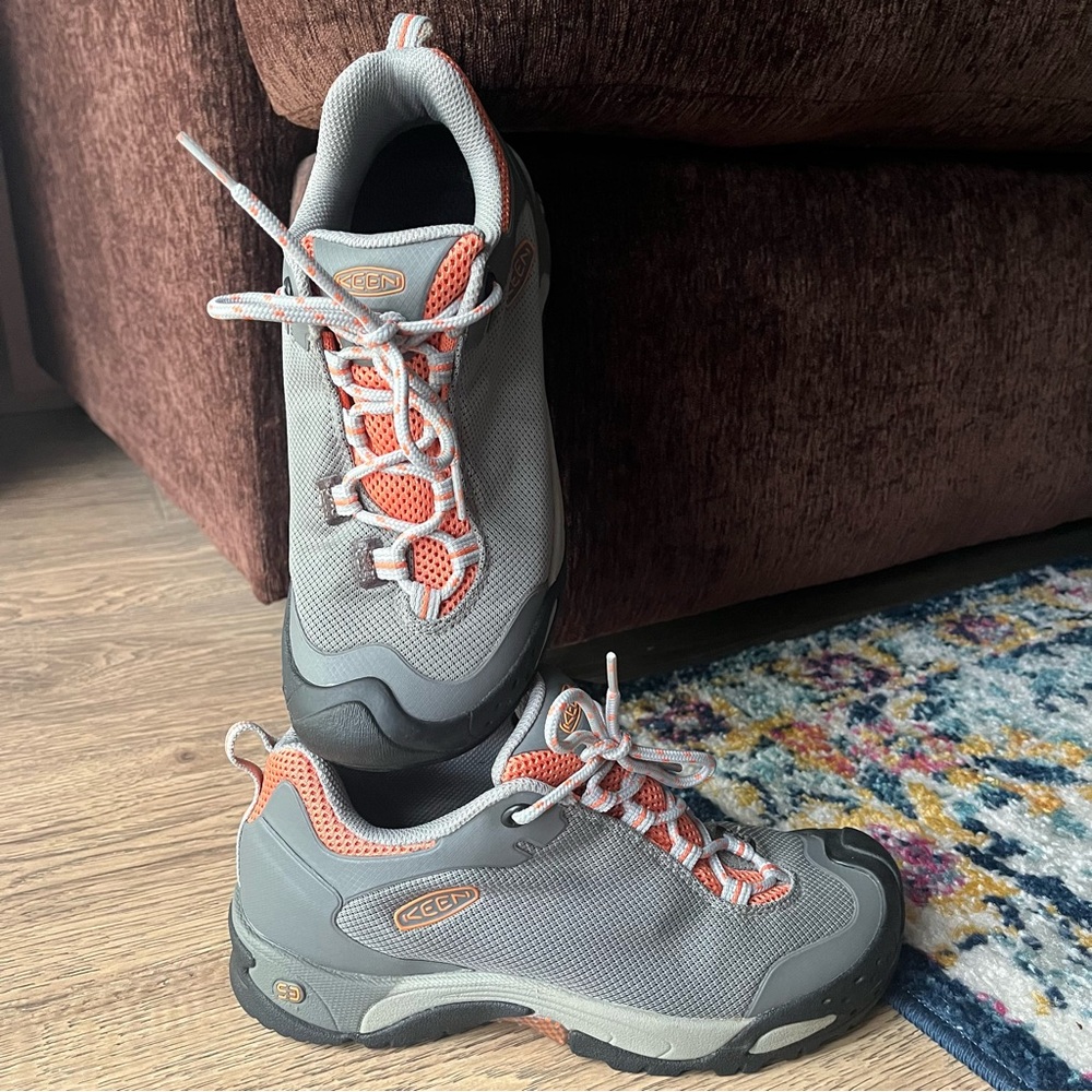 Keen Women’s Like-New Hiking Shoes